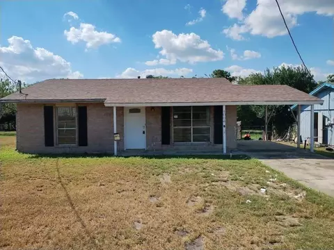 1006 Mesquite St, Refugio, TX 78377 photo 1