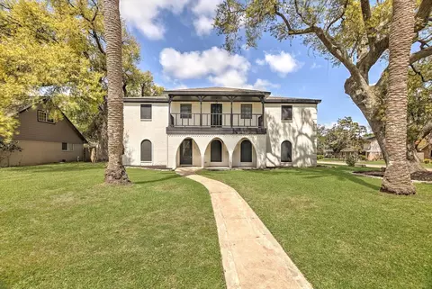113 Rose Trl, Lake Jackson, TX 77566