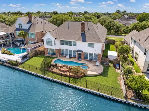 1907 Waterside Dr, Missouri City, TX 77459