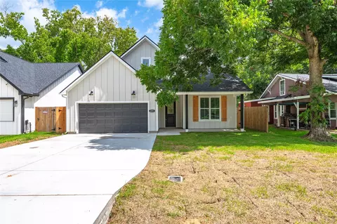 219 E Southland Ave, Alvin, TX 77511