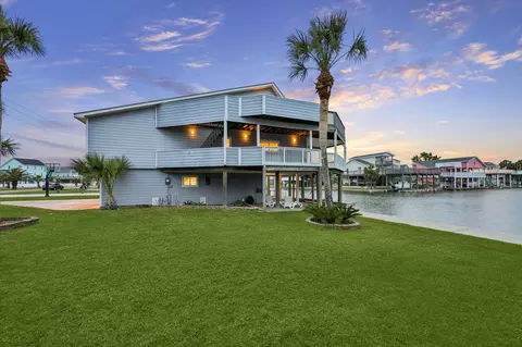 4105 Nueces Dr, Galveston, TX 77554