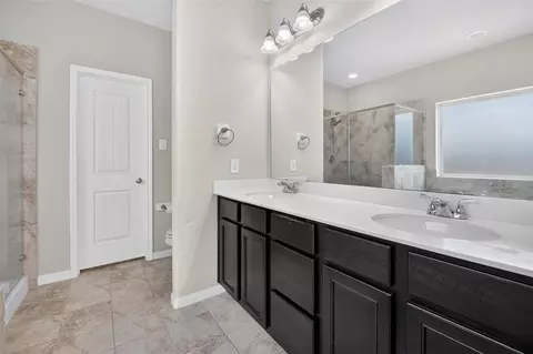 Bath - 23715 Springwolf Dr, Spring, TX 77373 photo 1 of 3