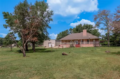 Exterior - 206 Lake Front Dr, Trinity, TX 75862 photo 6 of 9