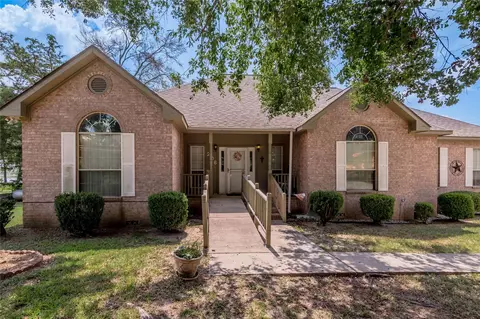 Exterior - 206 Lake Front Dr, Trinity, TX 75862 photo 3 of 9