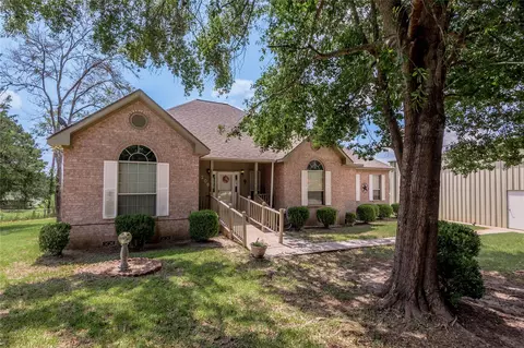 Exterior - 206 Lake Front Dr, Trinity, TX 75862 photo 2 of 9