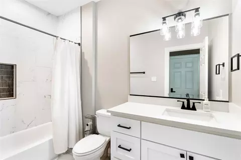 Bath - 802 Thomas Ave, Pasadena, TX 77506 photo 6 of 6