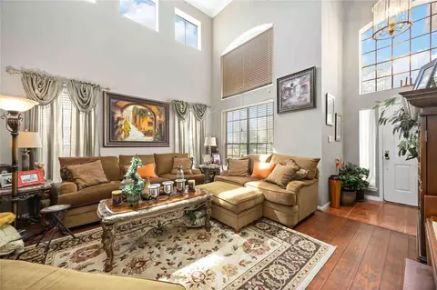 602 Beverly Cir, Stafford, TX 77477