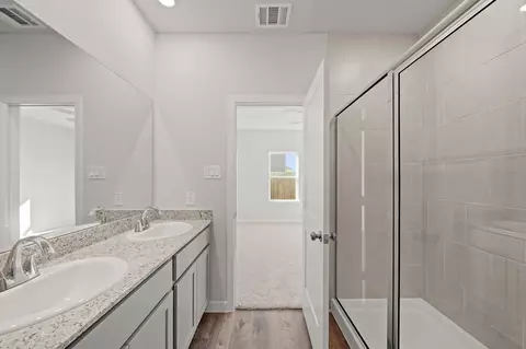 Bath - 317 Bennett St, Angleton, TX 77515 photo 2 of 2