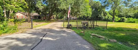 900 Bauer Ave, League City, TX 77573