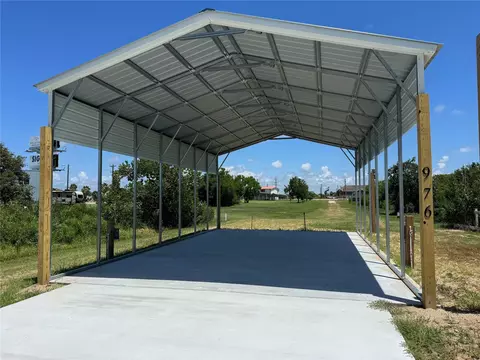 976 E Verdie Dr, Crystal Beach, TX 77650