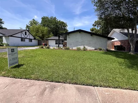 7034 Langdon Ln, Houston, TX 77074