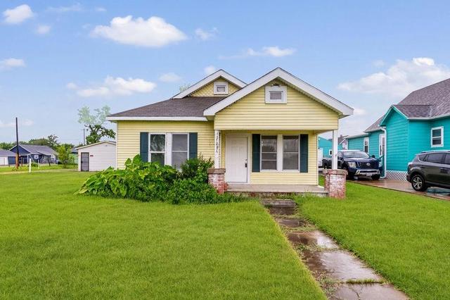 1211 W 2nd St, Freeport, TX 77541