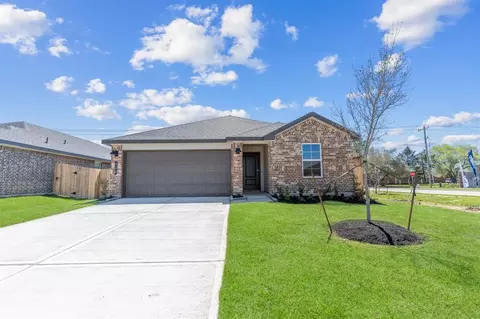 326 Amy St, Angleton, TX 77515 photo 1