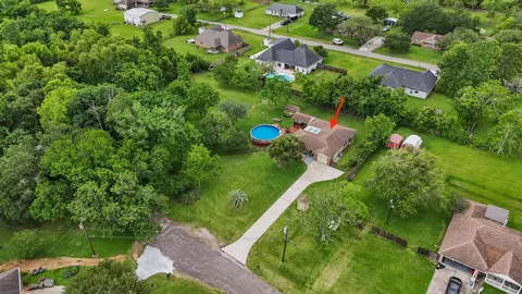 5520 Henley St, Santa Fe, TX 77510