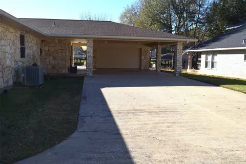 Exterior - 26 Westpoint Dr, Trinity, TX 75862 photo 7 of 14