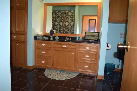 Bath - 26 Westpoint Dr, Trinity, TX 75862 photo 4 of 8