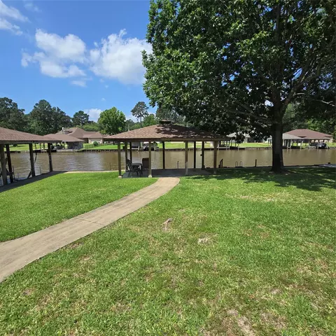 Exterior - 26 Westpoint Dr, Trinity, TX 75862 photo 5 of 14