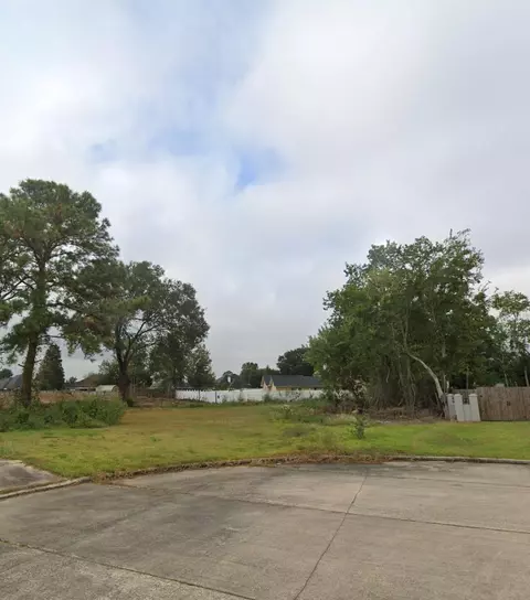 4100 Timber Leaf Ct, Port Arthur, TX 77642