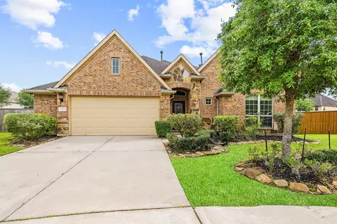 2411 Linden Bluff Ct, Sugar Land, TX 77479