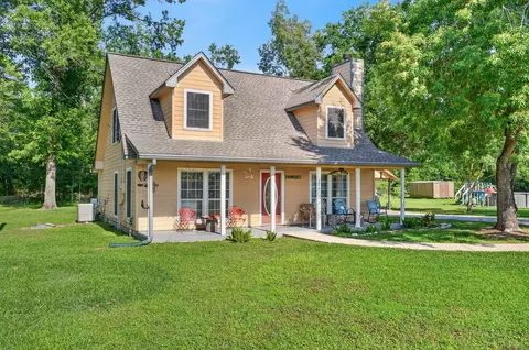 226 Crest Ln, Onalaska, TX 77360