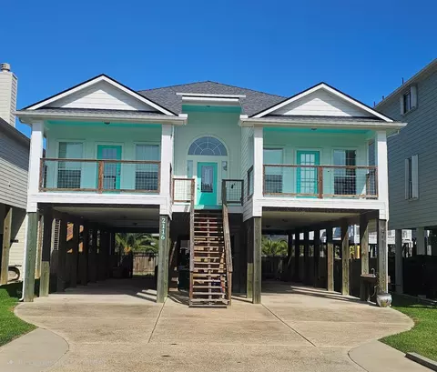 2116 Menard Ave, Seabrook, TX 77586