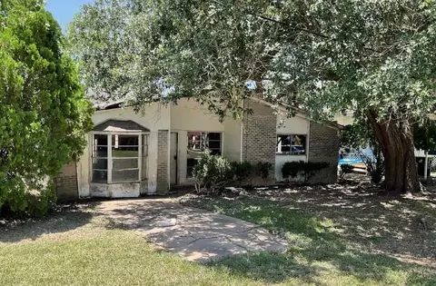 1517 Columbine St, Wharton, TX 77488