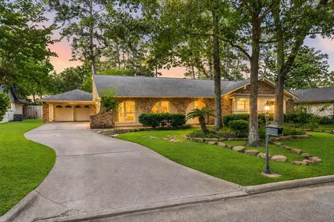 1923 Crystal Springs Dr, Kingwood, TX 77339