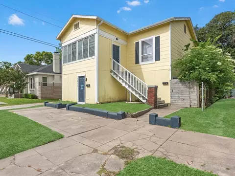 1811 39th St, Galveston, TX 77550