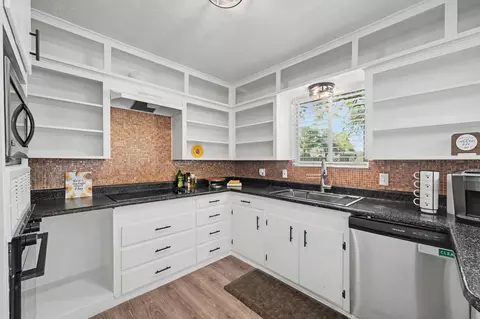 Kitchen - 77 High Mdw, Trinity, TX 75862 photo 1 of 3