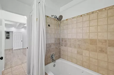 Bath - 77 High Mdw, Trinity, TX 75862 photo 4 of 5