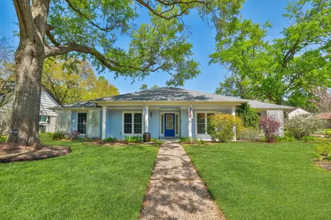 18002 Bambridge Dr NW, Houston, TX 77090
