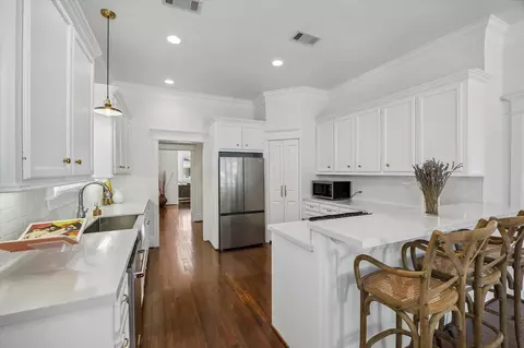 Kitchen - 710 Redan St, Houston, TX 77009 photo 3 of 4