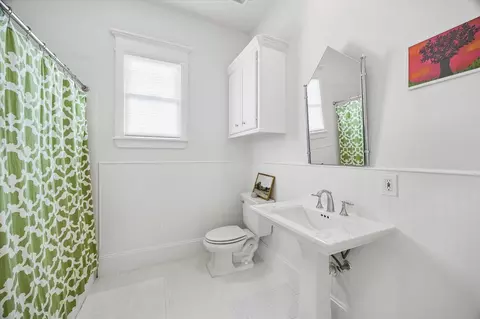 Bath - 710 Redan St, Houston, TX 77009 photo 4 of 4