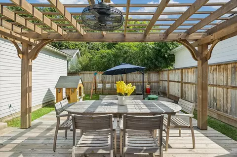 Exterior - 710 Redan St, Houston, TX 77009 photo 4 of 8