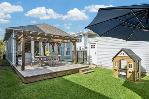 Exterior - 710 Redan St, Houston, TX 77009 photo 6 of 8