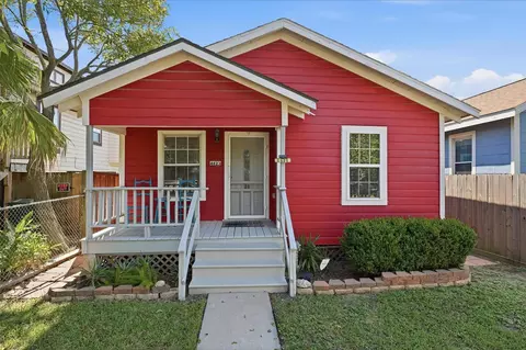 4823 Bernardo De Galvez, Galveston, TX 77551