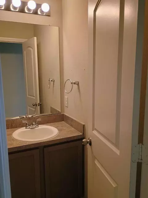 Bath - 14945 Austin Rd, Willis, TX 77378 photo 1 of 2
