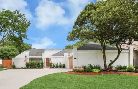 11906 Pebble Rock Dr, Houston, TX 77077