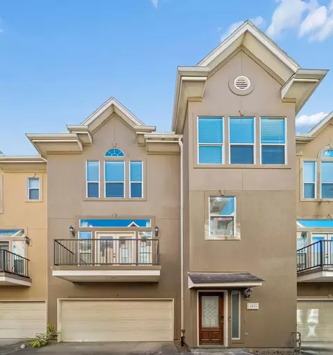 1415 Birdsall St, Houston, TX 77007