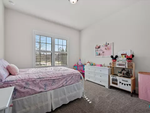 Bedroom - 605 Ashbrook Ridge Ln, Pinehurst, TX 77362 photo 3 of 4