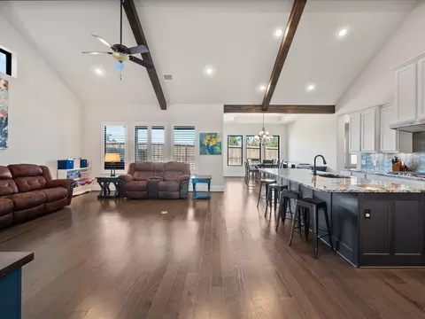 Living - 605 Ashbrook Ridge Ln, Pinehurst, TX 77362 photo 1 of 2