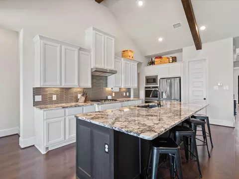 Kitchen - 605 Ashbrook Ridge Ln, Pinehurst, TX 77362 photo 5 of 5
