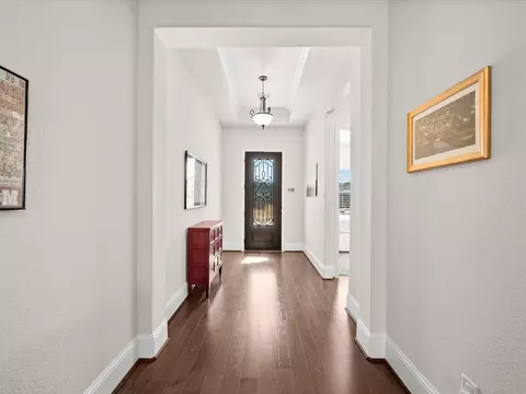 Entry Way - 605 Ashbrook Ridge Ln, Pinehurst, TX 77362 photo 2 of 3