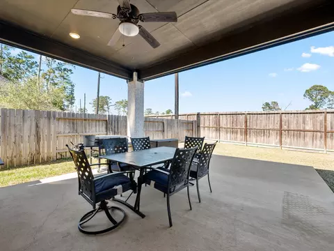 Exterior - 605 Ashbrook Ridge Ln, Pinehurst, TX 77362 photo 5 of 10