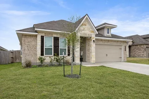 2208 Johnny Lyon Ct, Bryan, TX 77807