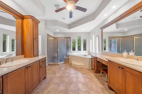 Bath - 3922 Waterbend Cv, Spring, TX 77386 photo 1 of 5
