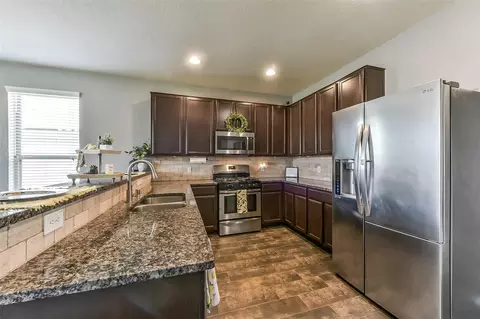 Kitchen - 29418 Ridge Clearing Trl, Spring, TX 77386 photo 2 of 4