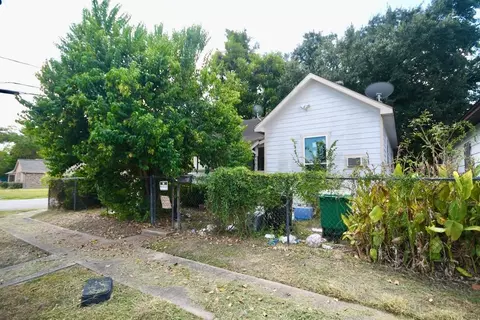 3036 Dennis St, Houston, TX 77004