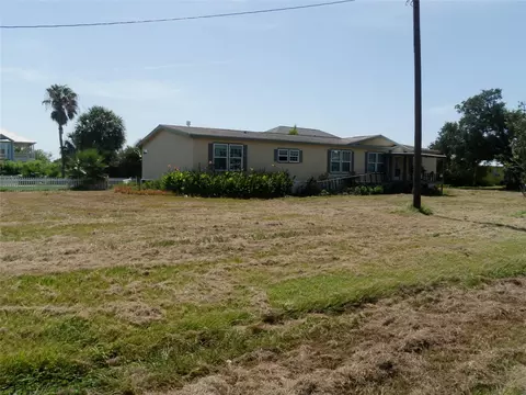 131 807 St Mary, Matagorda, TX 77457