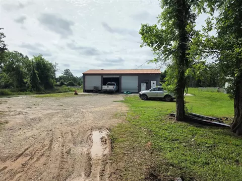 10 Park Dr #B, Huntsville, TX 77320